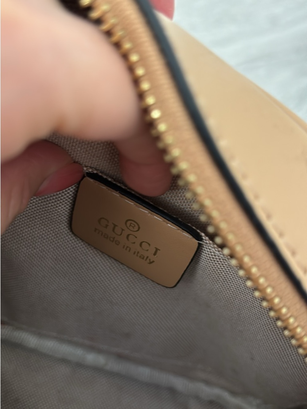 Gucci Tan Leather Crossbody Bag with Tassel - Picture 6 of 7